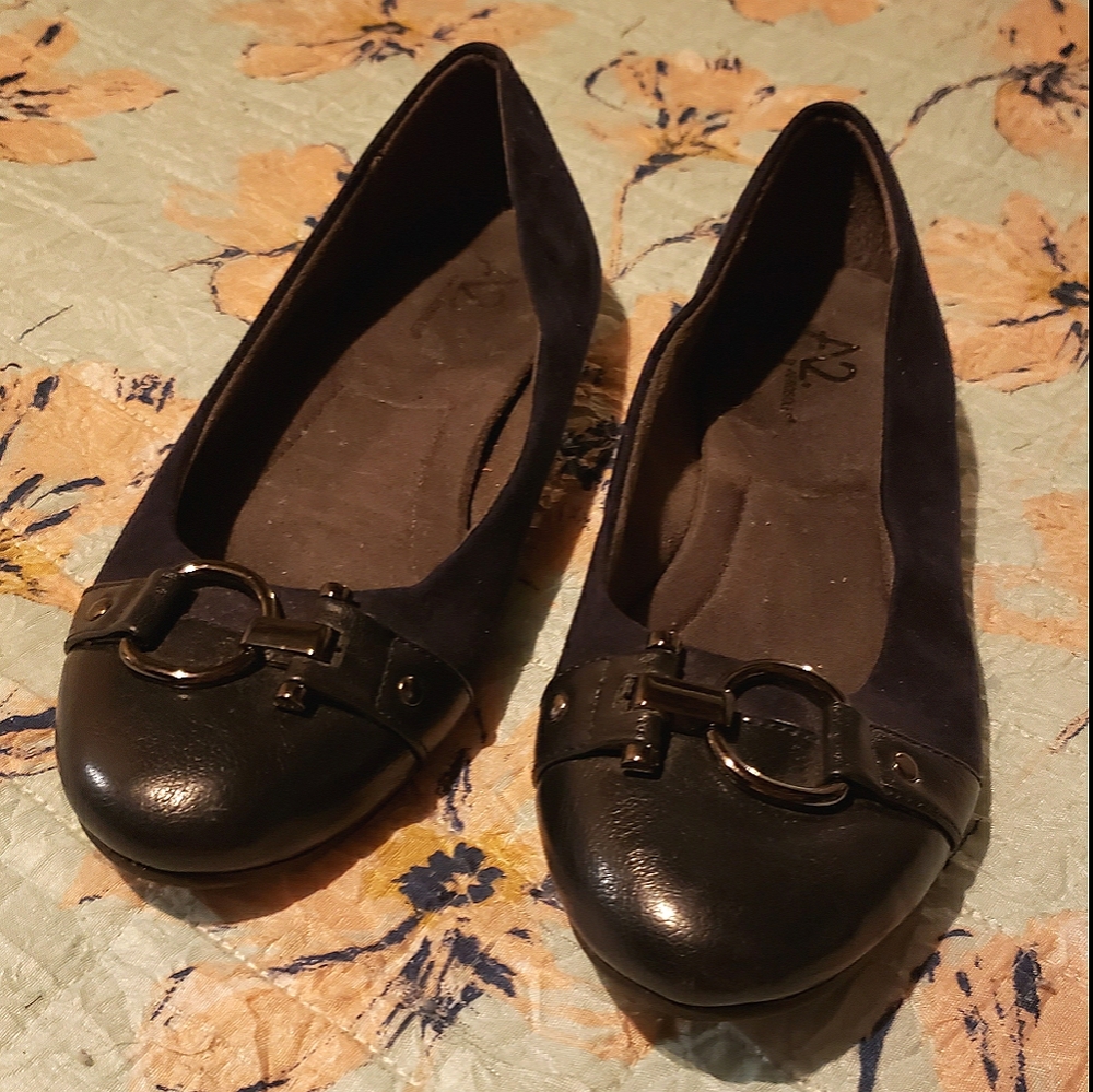 Navy blue business flats